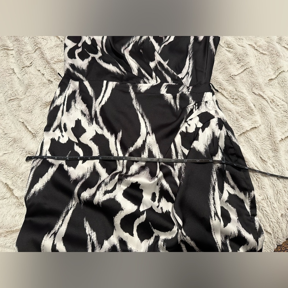 White House Black Market Patterned Faux Wrap Dress - Picture 5 of 12